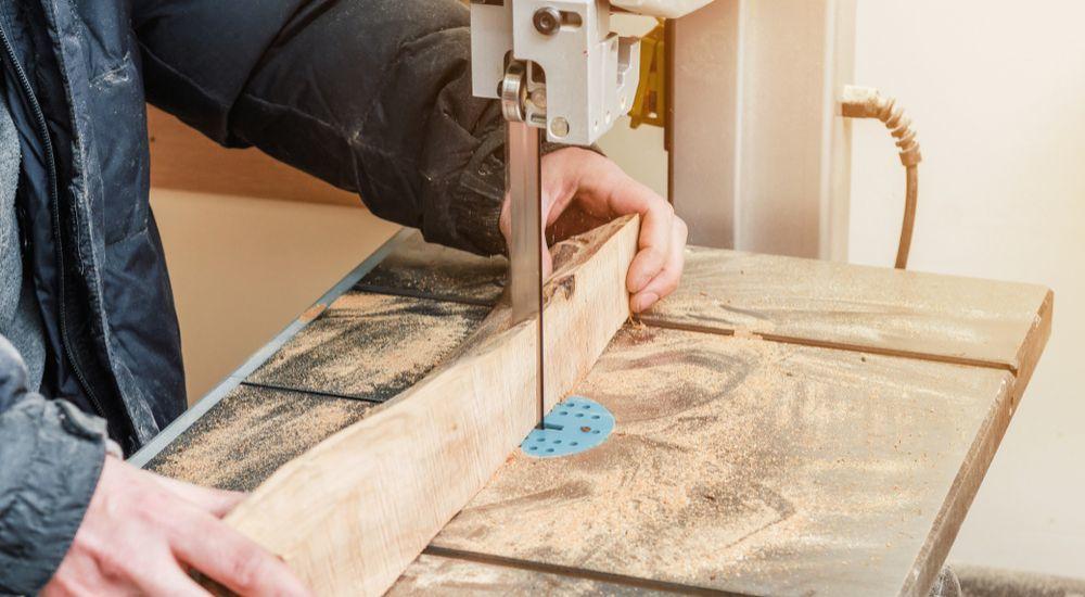 6 Best Band Saws For Woodworking in 2024 [Updated Reviews]