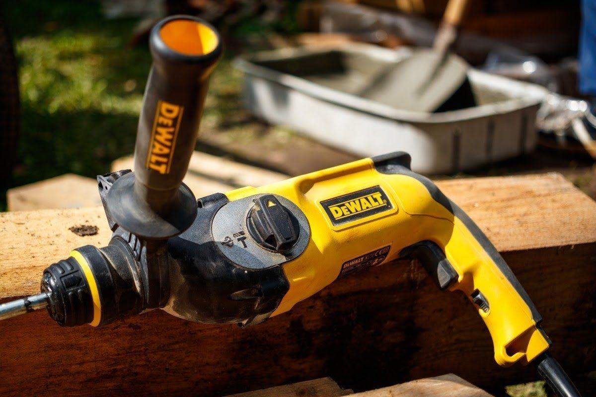 Hammer Drill – What Features To Look For Before Getting It?